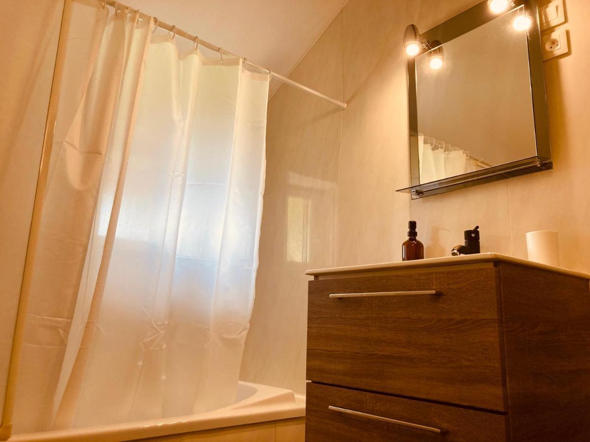 L'Adeenne Gondrin Ngoại thất bức ảnh